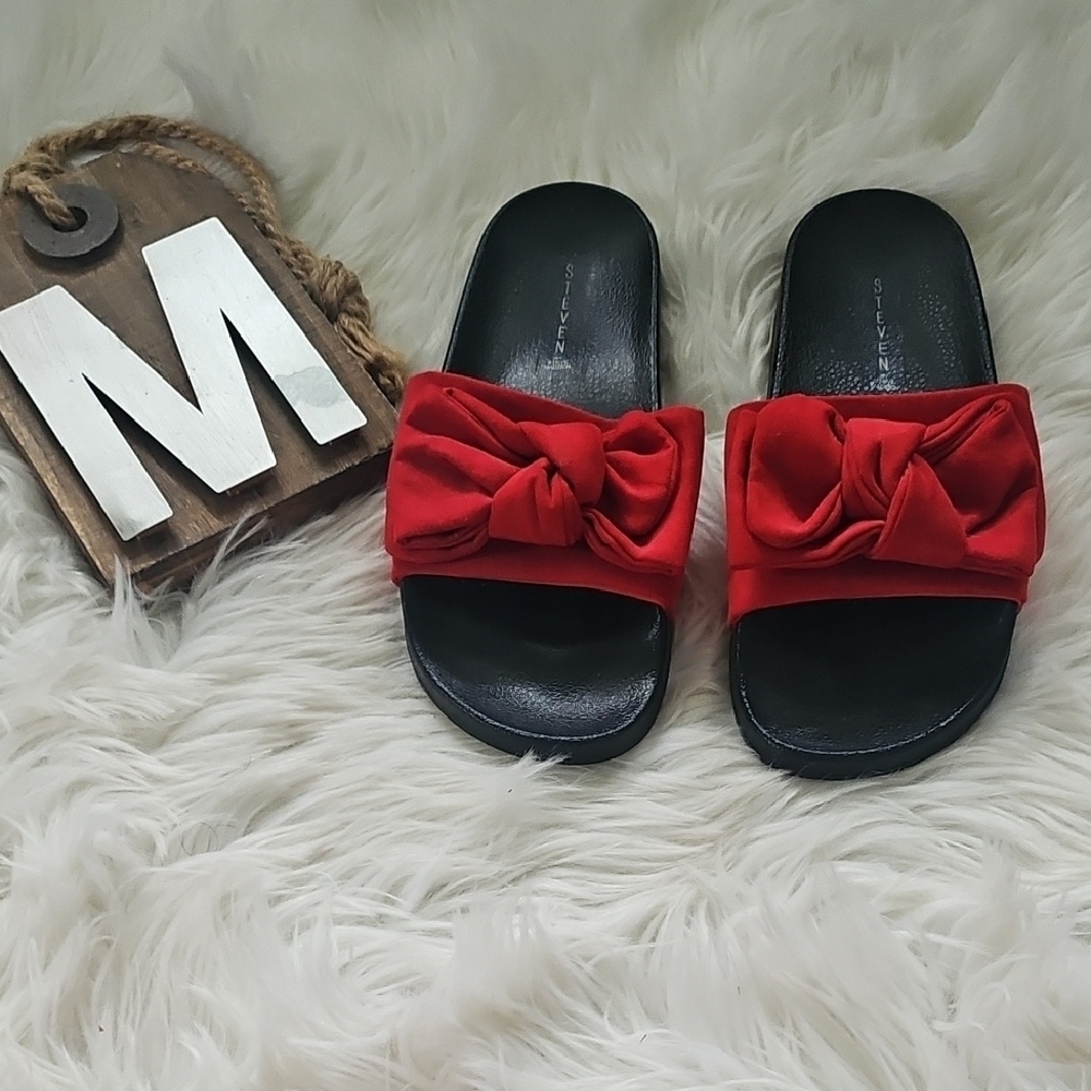 Steven by Steve Madden Savina Red and Black Slides